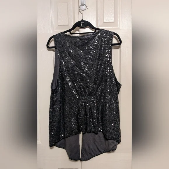 5/$25 CATO black sequins vest - Picture 2 of 5